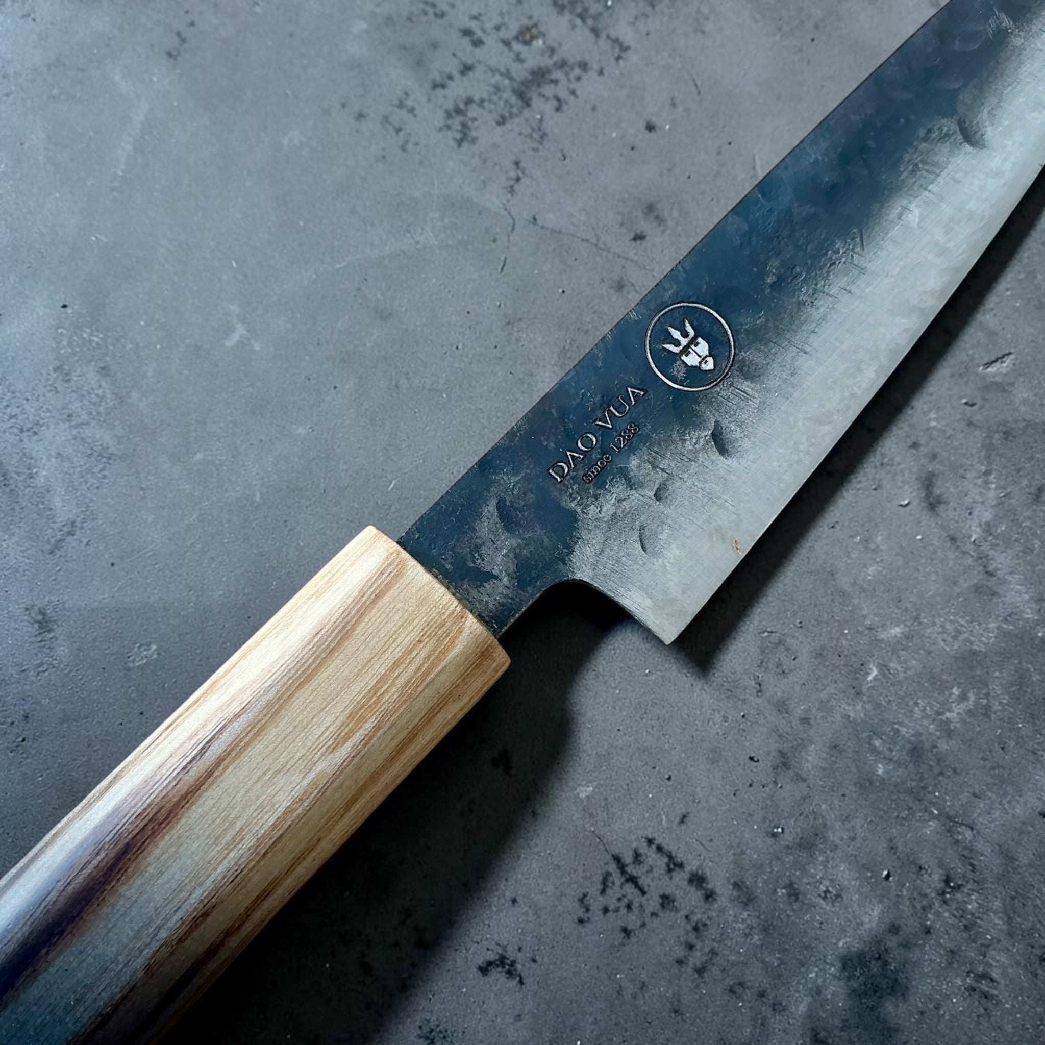 Dao Vua V3 52100 Kuro Tsuchime Petty - blade and makers mark detail