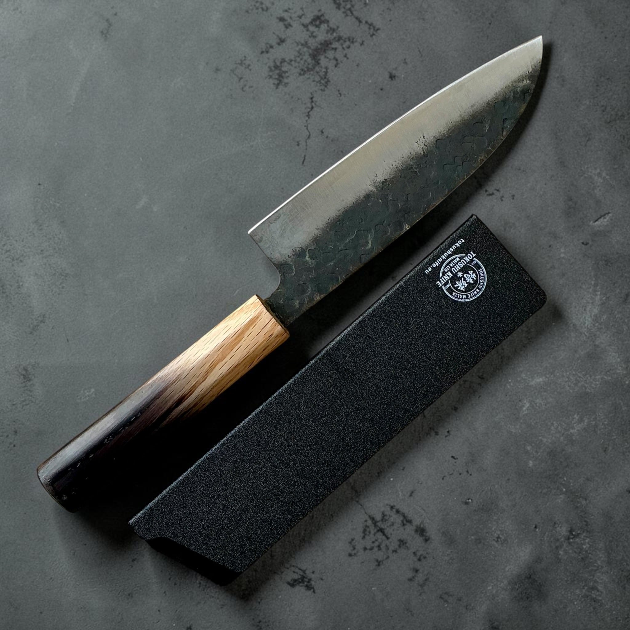 Dao Vua V3 52100 Kuro Tsuchime Santoku with blade guard - reverse