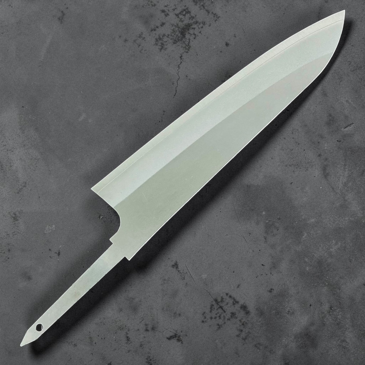 Daruma Hamono Ginsan No. 3 Migaki Gyuto 210mm alleen lemmet, achteraanzicht. #handle_blade only