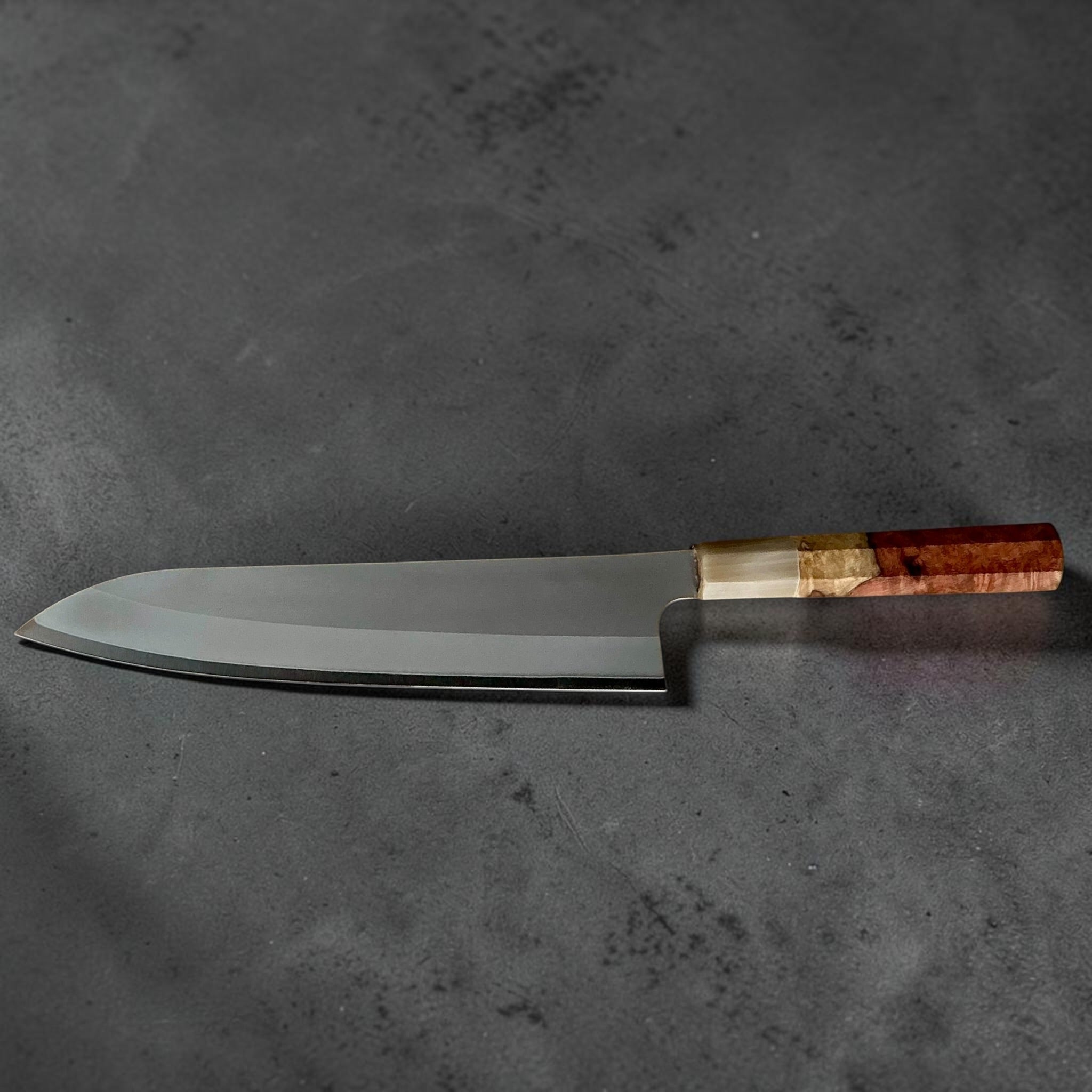Opposite side profile of Daruma Hamono Ginsan #3 Migaki Gyuto 240mm with Cypress and Horn handle.