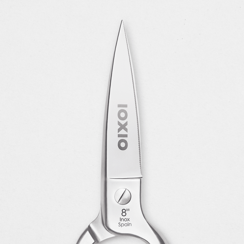 IOXIO Multi Cut Satin Finish kitchen scissors blade and screw pivot detail