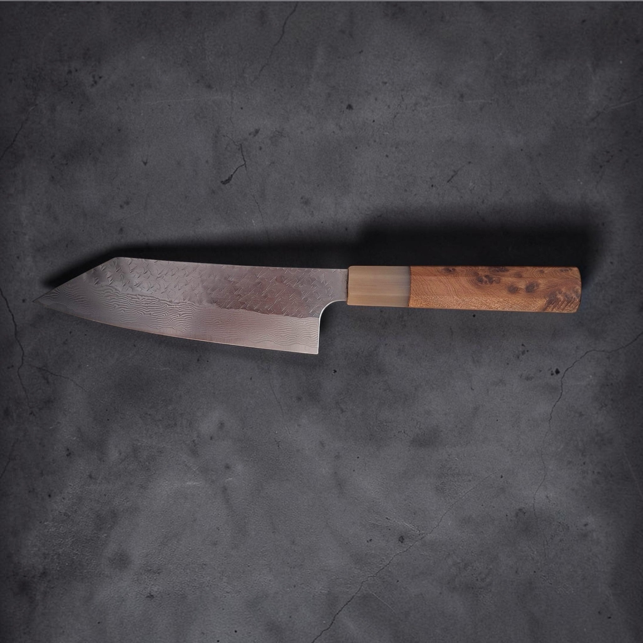 Nigara SG STRIX Tsuchime Damascus Bunka with cypress handle, reverse proifle shot.