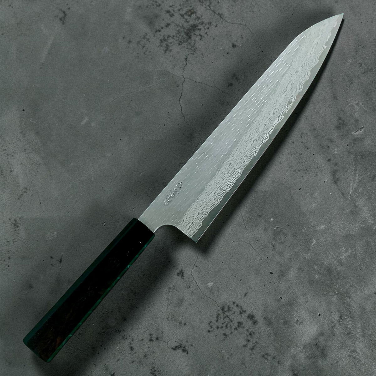 Nigara VG-XEOS Tsuchime Gyuto 255mm con manico in ebano e corno, vista frontale #handle_ebony and horn