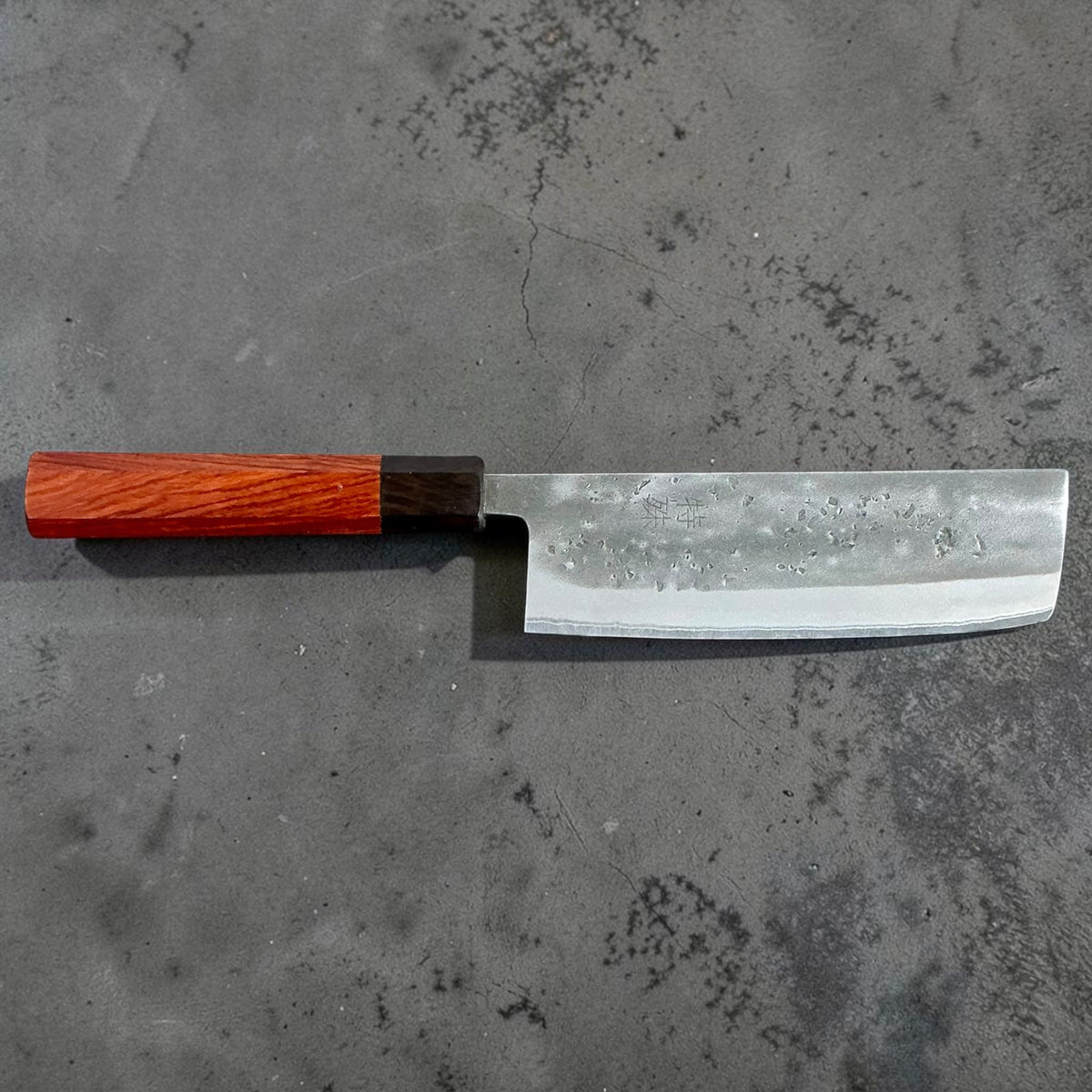 Tokushu Knife stainless clad Blue No. 2 Nashiji Nakiri 165mm con manico wa in palissandro ed ebano — vista principale #handle_rosewood & ebony