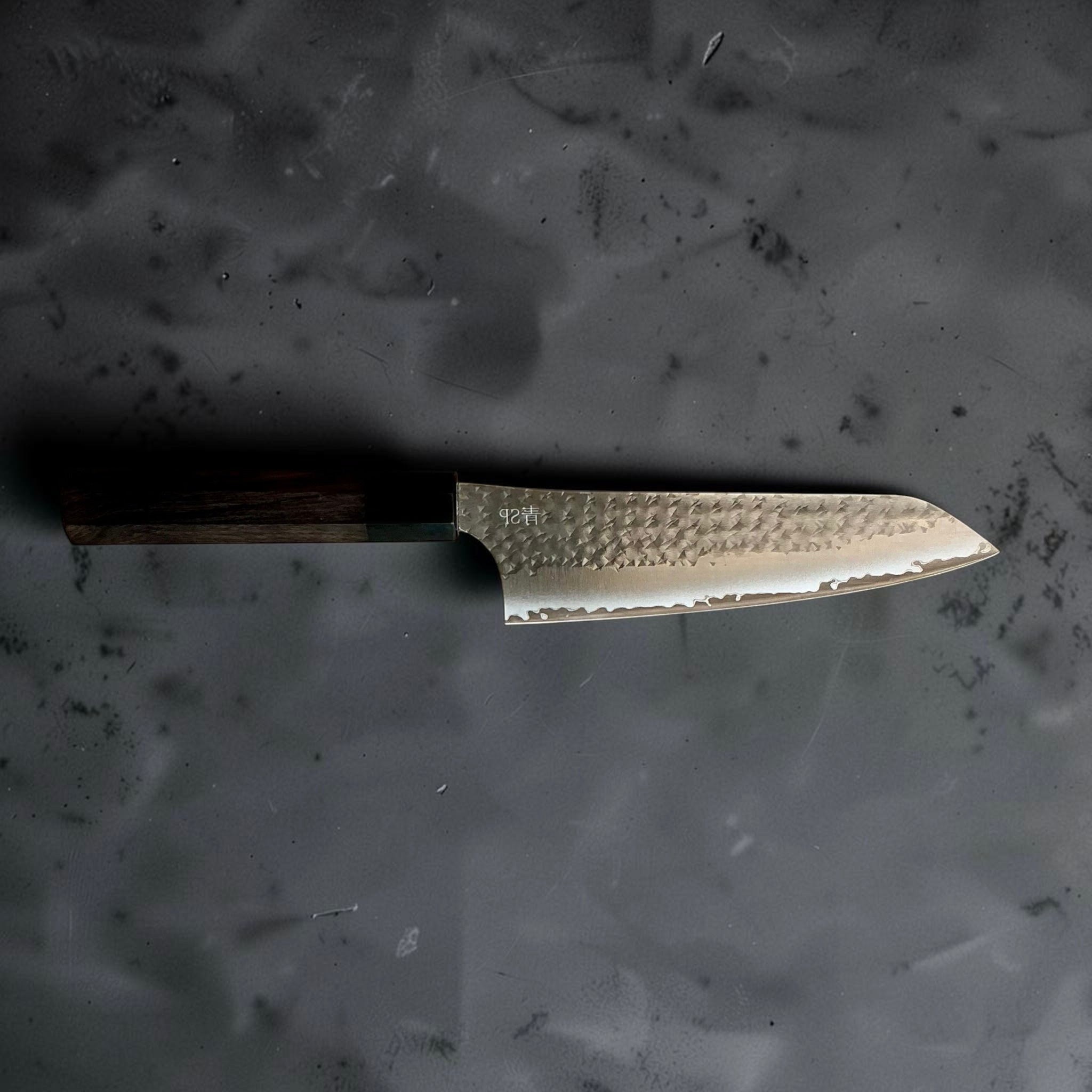 Yu Kurosaki Kokusen Aogami Super Bunka 170mm met ebbenhouten en buffelhoornen wa-heft