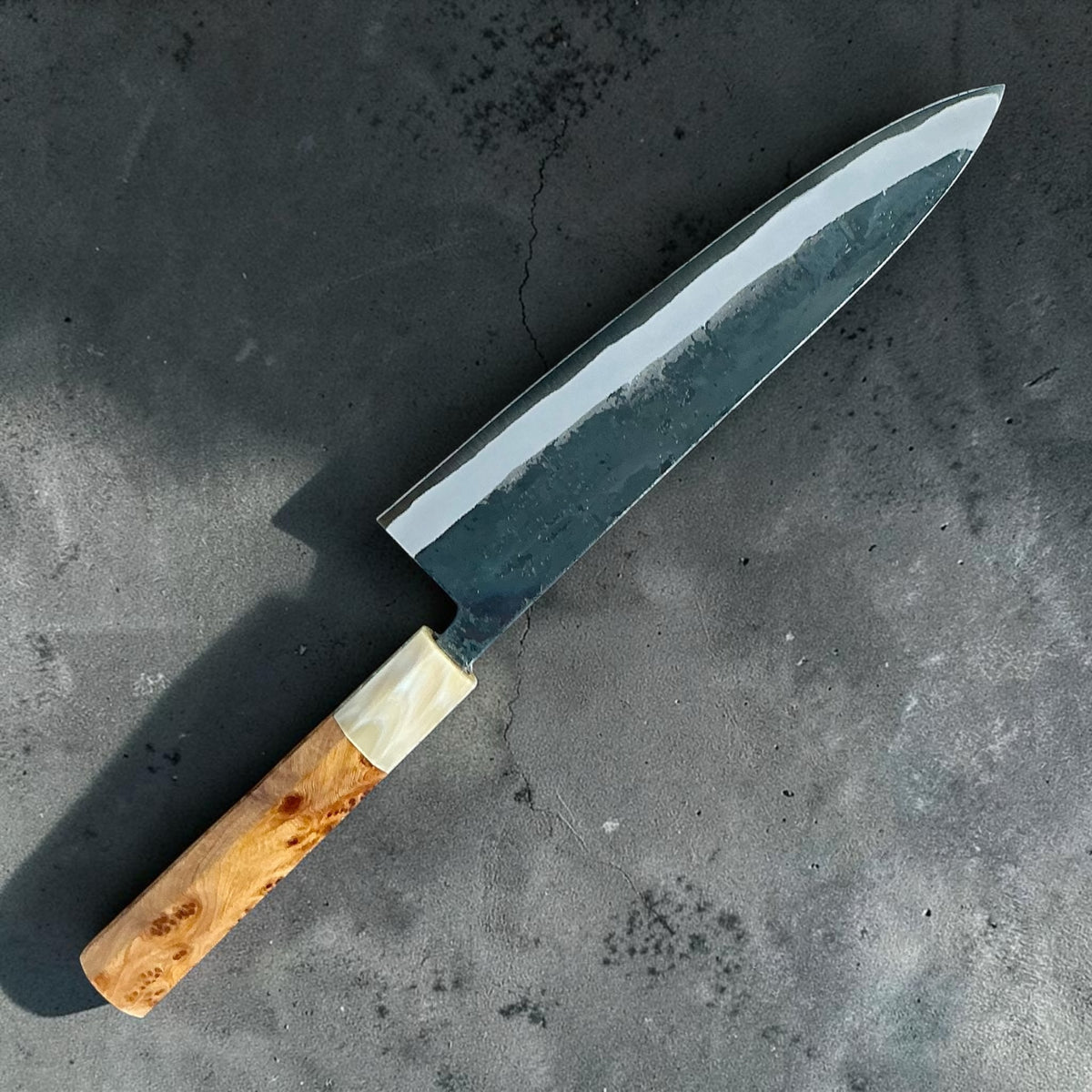Tokushu Knife White No. 2 iron clad forged finish gyuto 210mm, cypress & horn, reverse view #handle_cypress & horn