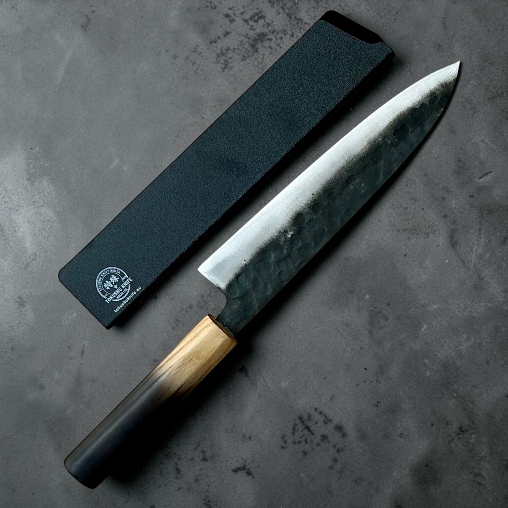 Dao Vua Kuro Tsuchime Gyuto 210mm blade guard variant