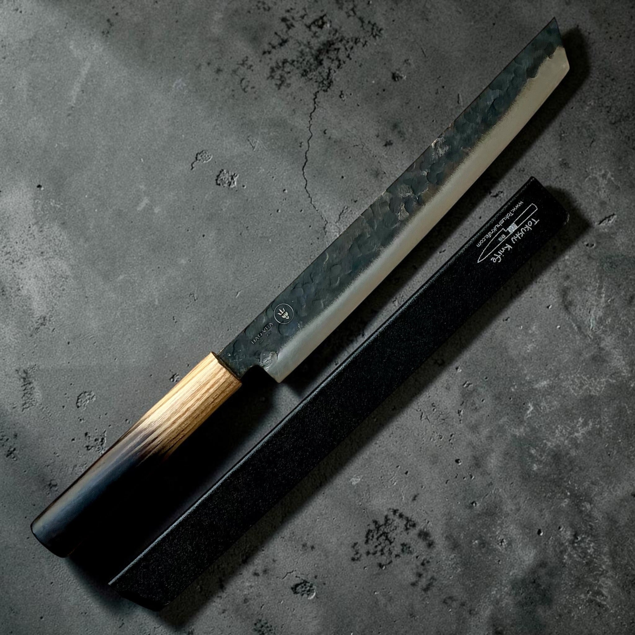 Dao Vua Kuro Tsuchime Sujihiki 270mm blade guard variant