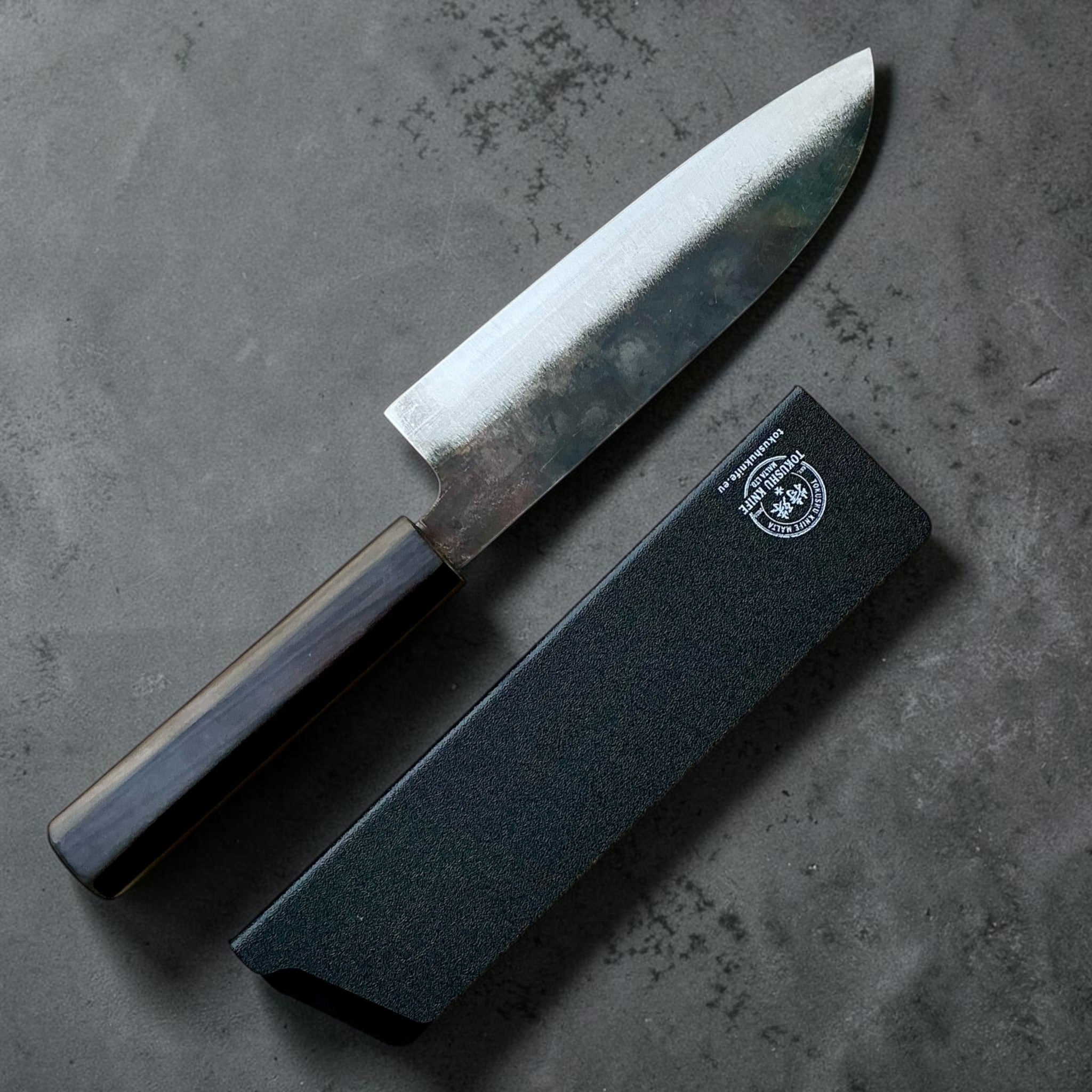 Dao Vua V3 Kuro Tsuchime Santoku with Tokushu Knife Malta blade guard - reverse