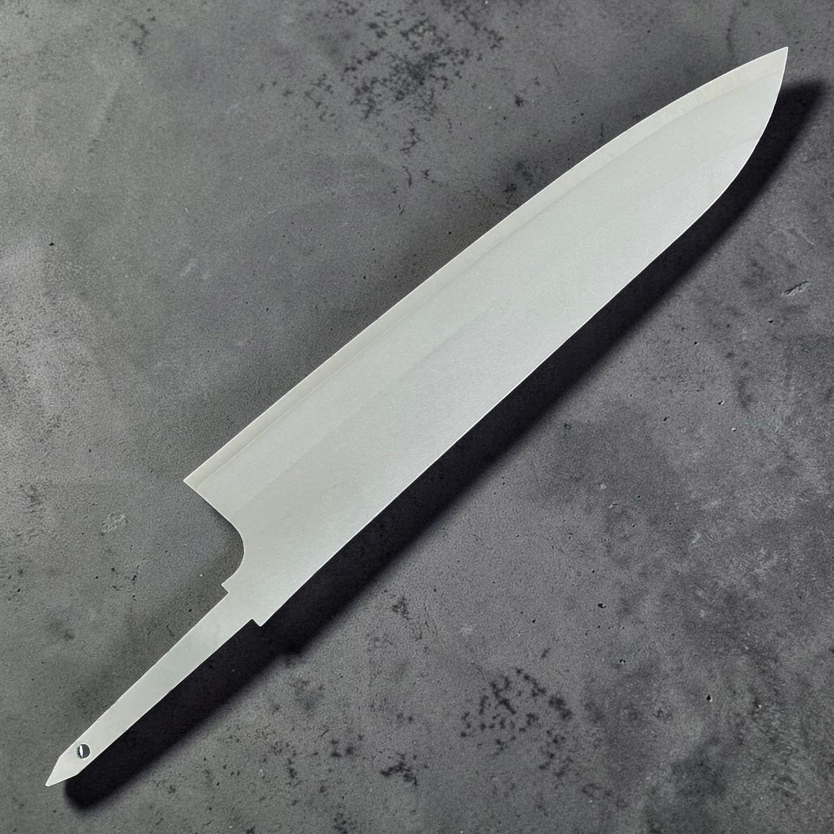 Daruma Hamono Ginsan No. 3 Migaki Gyuto 240mm : lame seule, vue de dos. #handle_blade only
