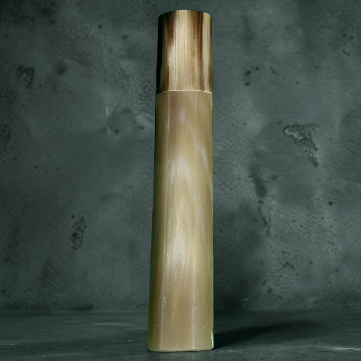 Full horn knife handle, 135 mm, Handle 4, golden blonde horn body and streaked horn ferrule #handle_handle 4