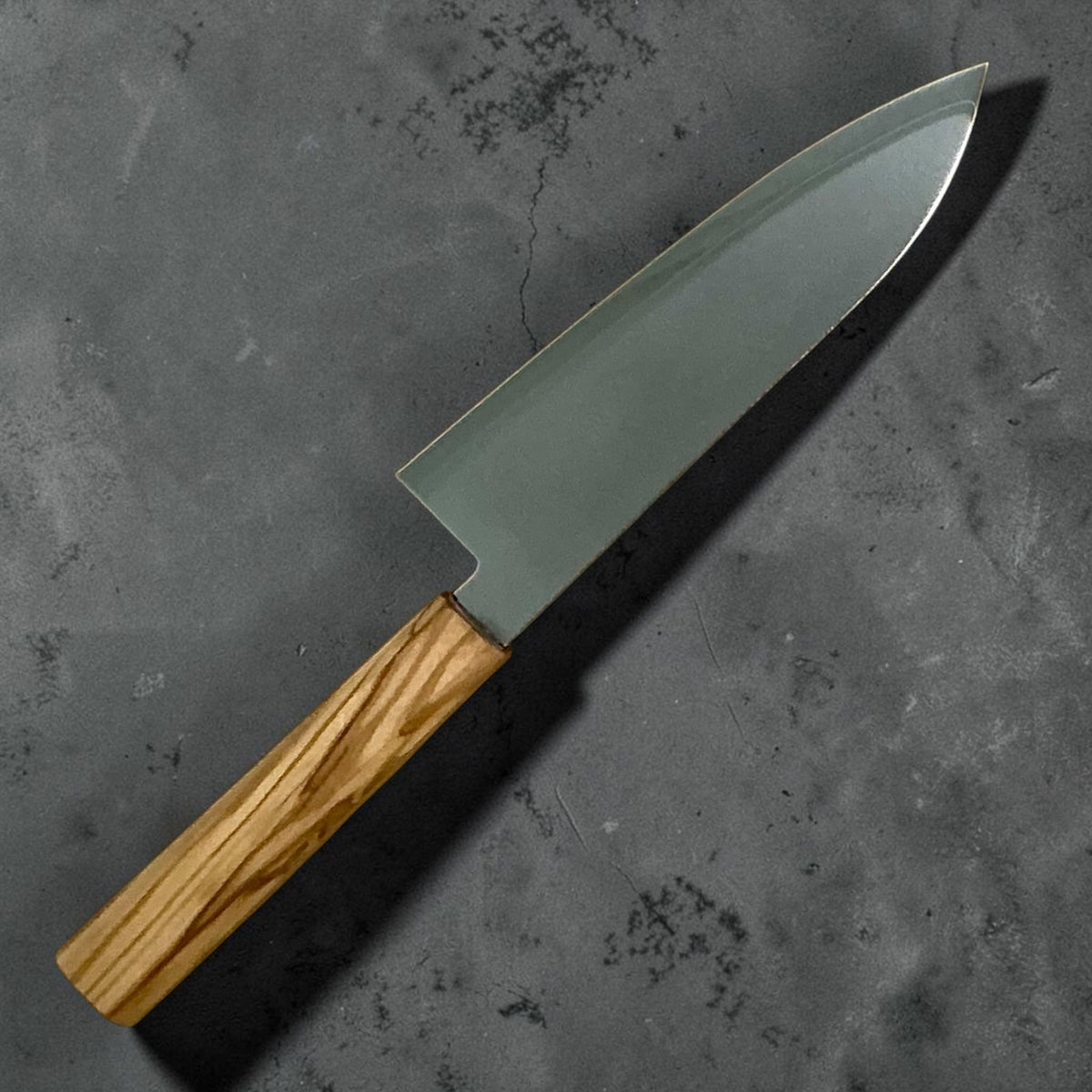 Hatsukokoro Kaijin Blue 2 santoku reverse side and olive wood handle