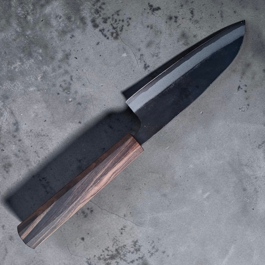 Reverse side of Hatsukokoro Kokugei Blue #1 Petty 120mm