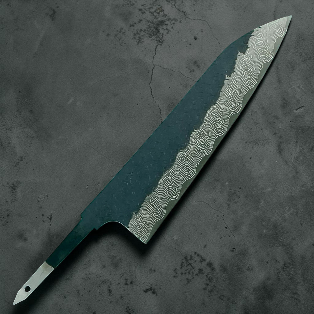 Nigara SG-STRIX Kurouchi Damascus Gyuto 210mm, lame seule, vue de face #handle_blade only