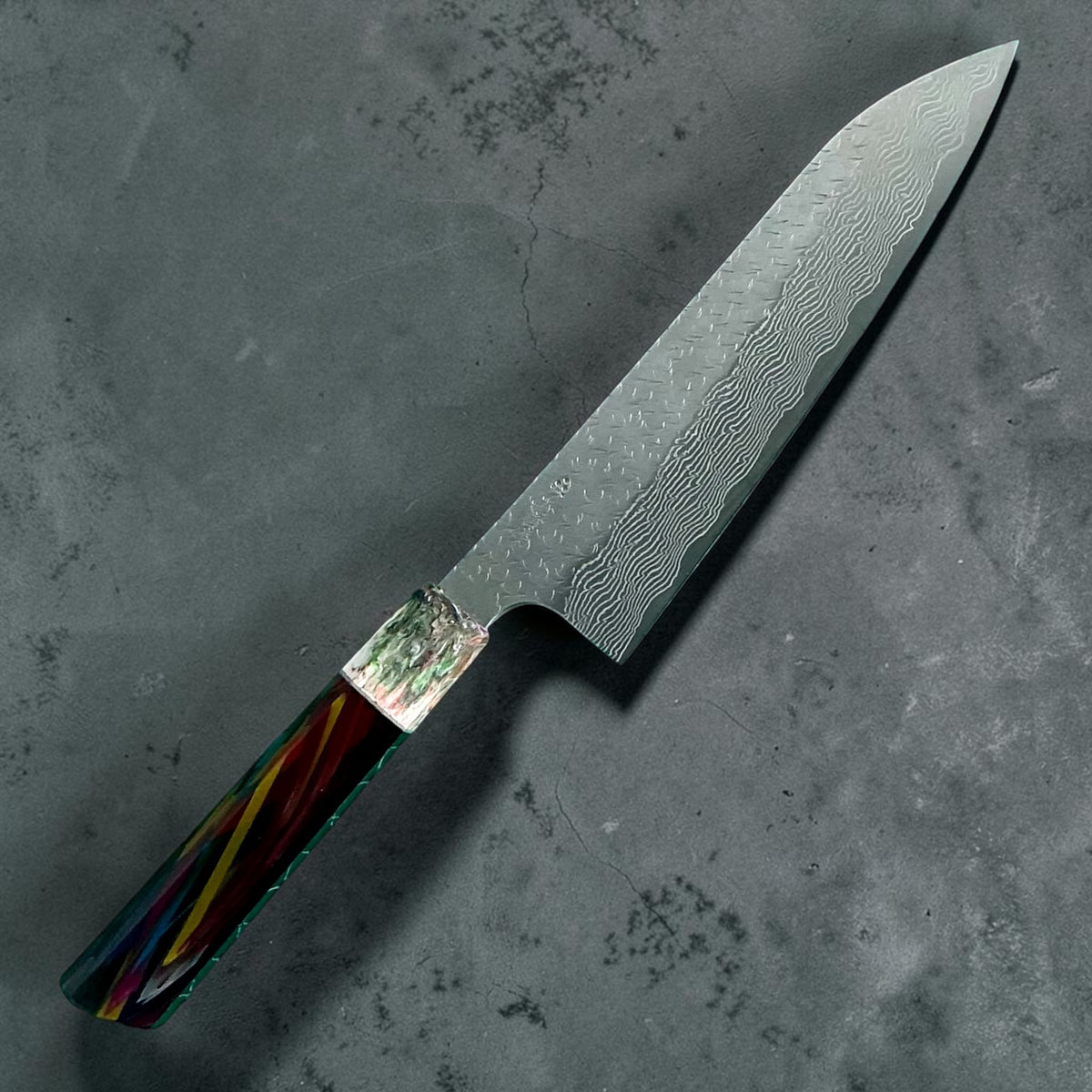 Nigara STRIX Gyuto 210mm met aangepast wa-handvat van Prisma Aurora, vooraanzicht #handle_prisma aurora