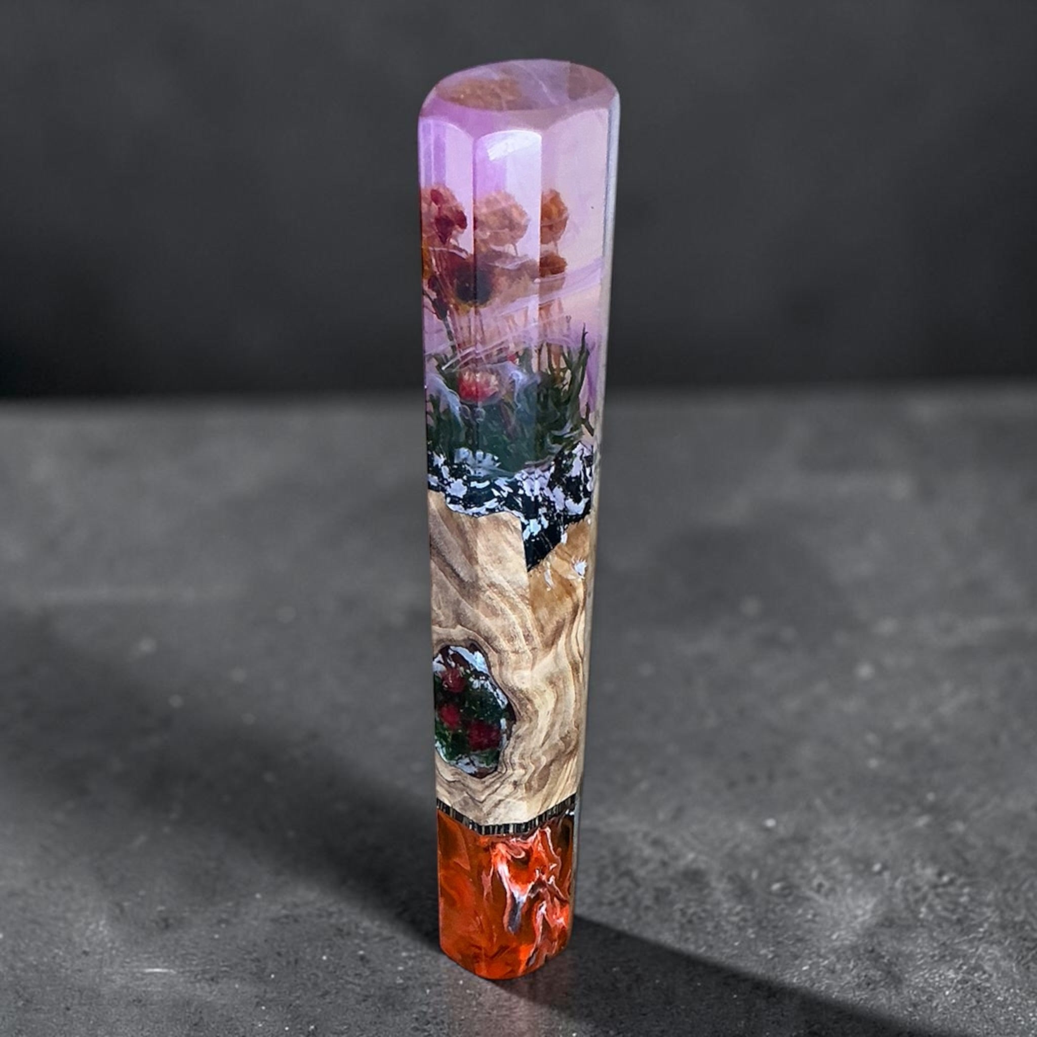Manico wa personalizzato Prisma Knife — Wildflower Sunset in resina floreale e legno d’ulivo