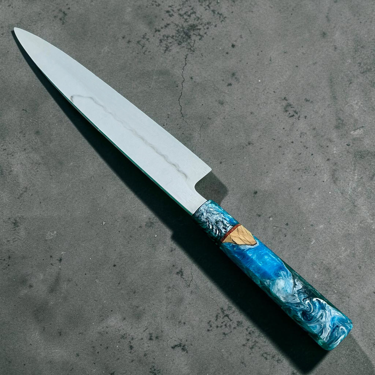 Sakai Hokushin Ikeda x Nomura Blue No. 2 oil-honyaki gyuto 245mm, full reverse-side view with Prisma handle #handle_prisma handle