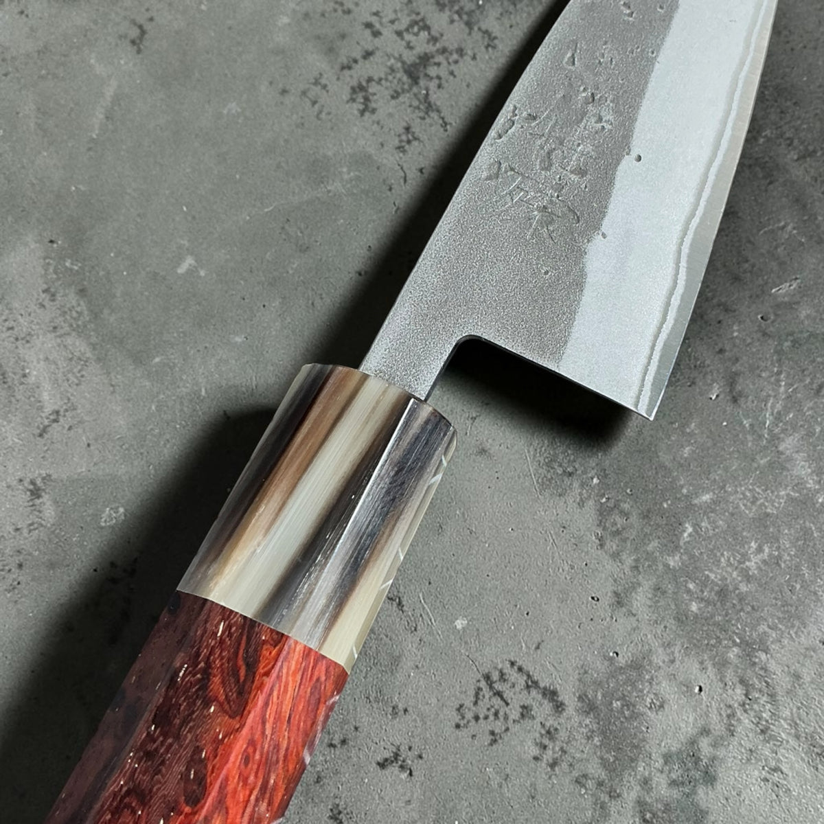 Tokushu Knife stainless clad Blue No. 2 Nashiji 105 mm with rosewood and buffalo horn wa handle, handle detail #handle_rosewood & buffalo horn