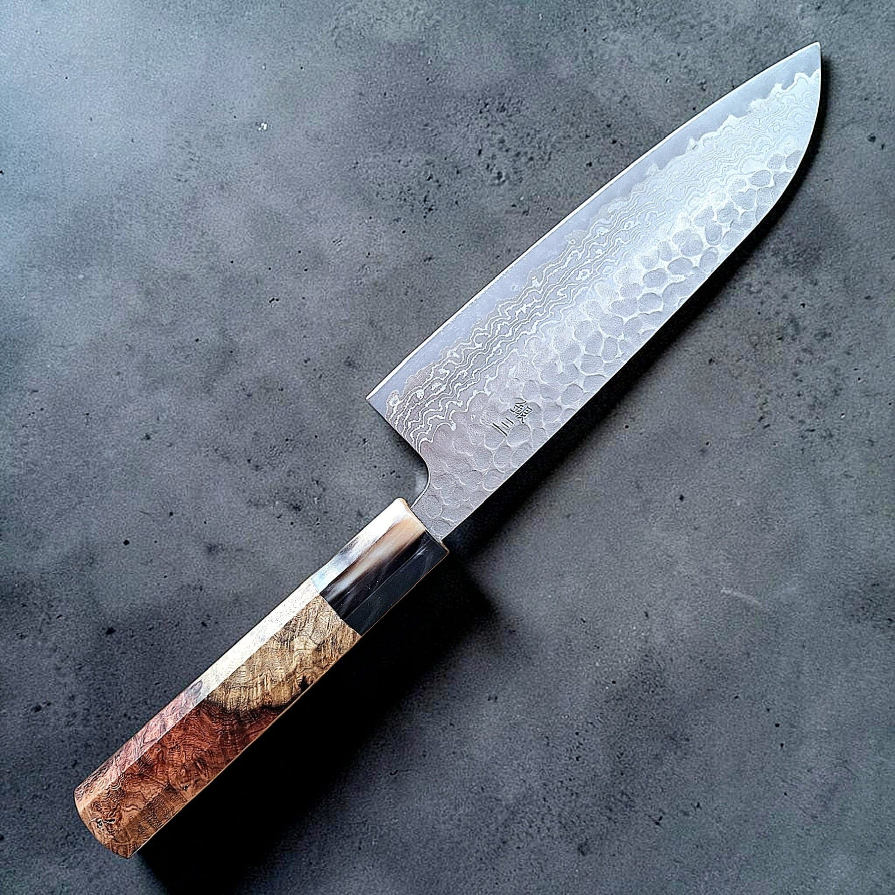 Reverse side of Tokushu Knife Ginsan #3 tsuchime Damascus santoku 165mm with amboyna burl handle, Variant 1