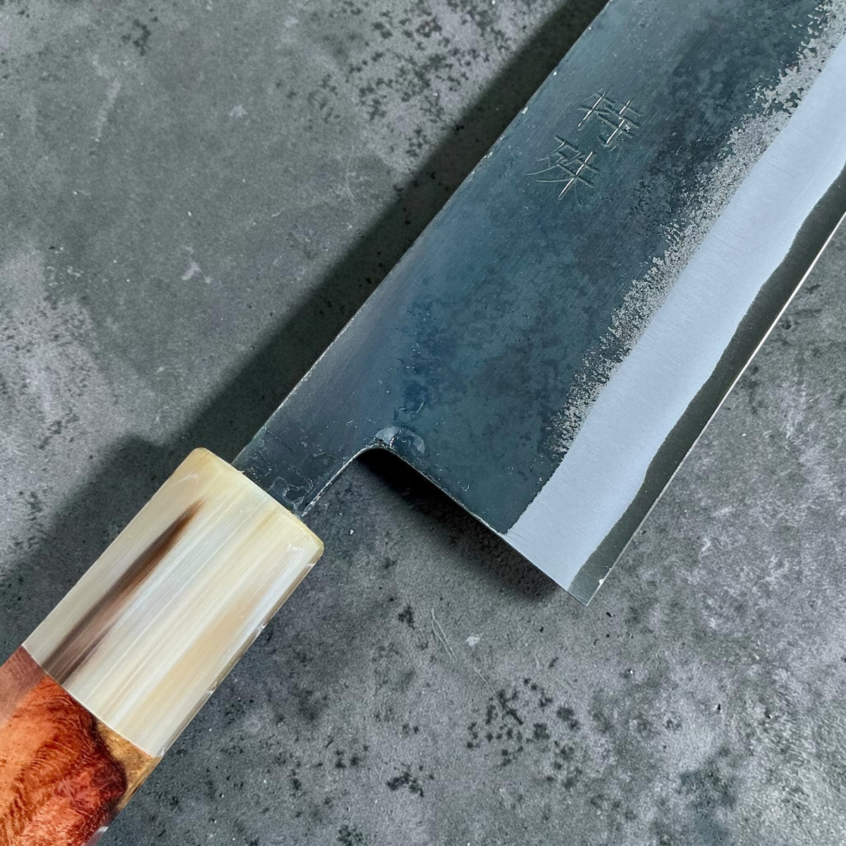 Tokushu Knife White No. 2 iron clad forged finish Gyuto 240 mm, amboyna with contrast & horn, blade and ferrule detail #handle_amboyna with contrast & horn