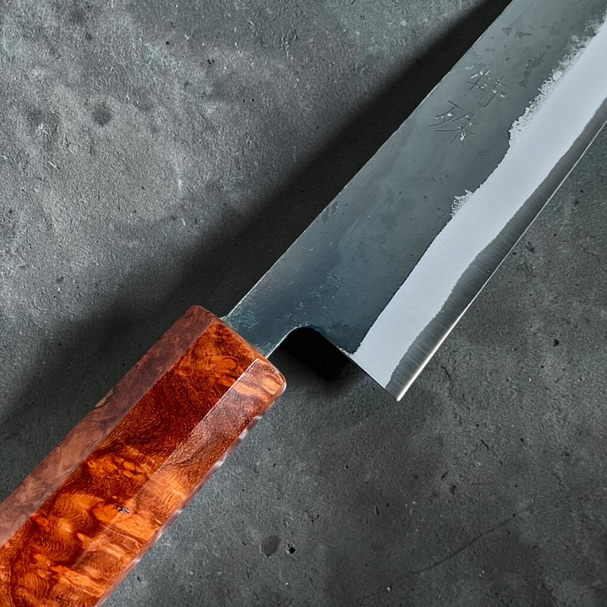 Tokushu Knife White No. 2 iron clad forged finish sujihiki 270mm, full amboyna with contrast, blade and handle detail #handle_full amboyna with contrast