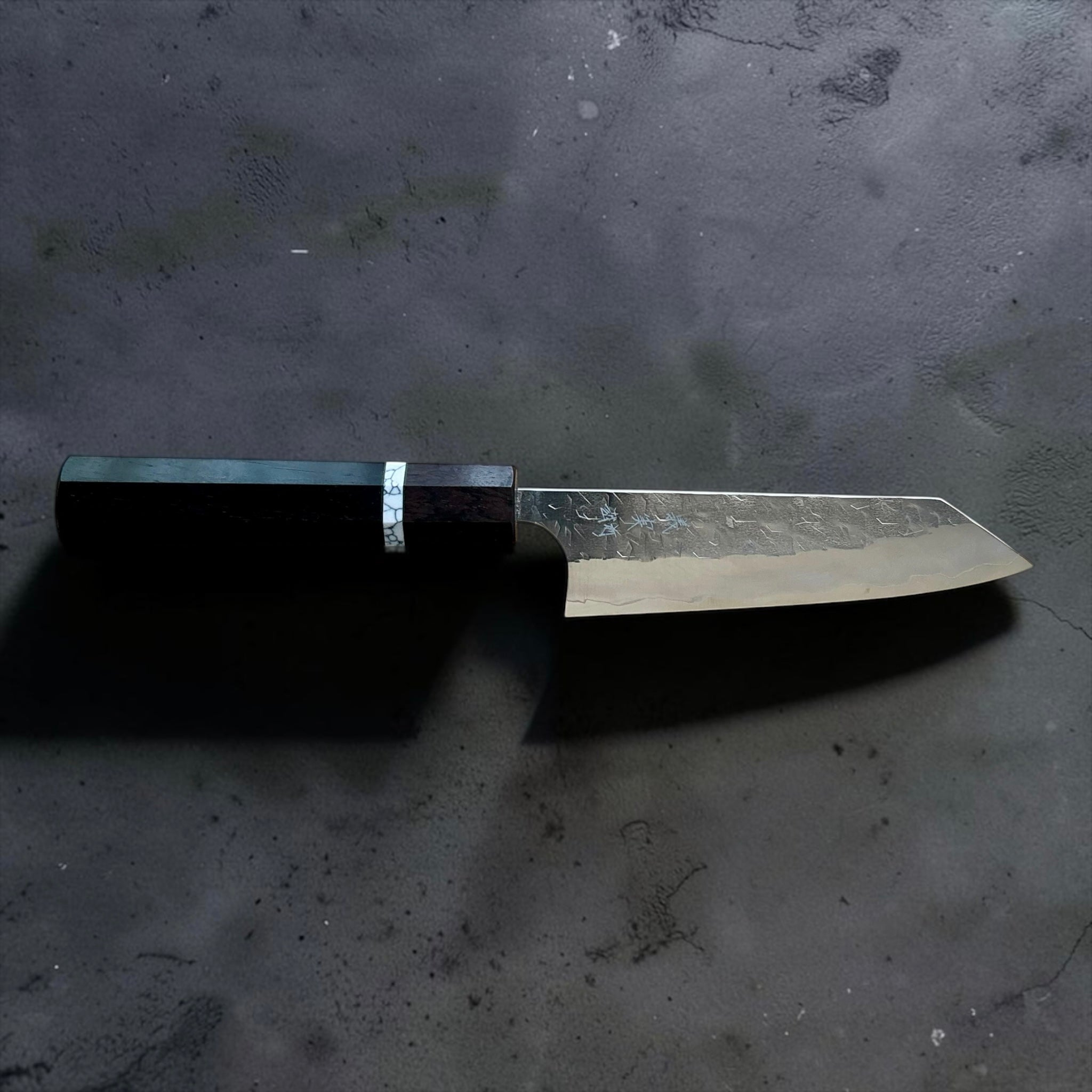 Yoshimi Kato Hyo SG2 Ko-Bunka 130mm met ebbenhouten heft en witte TruStone-ring
